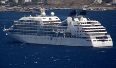 seabourn odyssey @ mykonos 200810 d