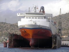 Ionian Queen in Perama Drydock_1 29-09-10.JPG