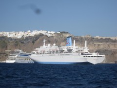 Aida Diva and Thomson spirit. @ Santorini Sep 2010