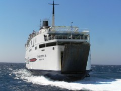 Penelope A Arriving in Tinos_2 30-07-10.JPG