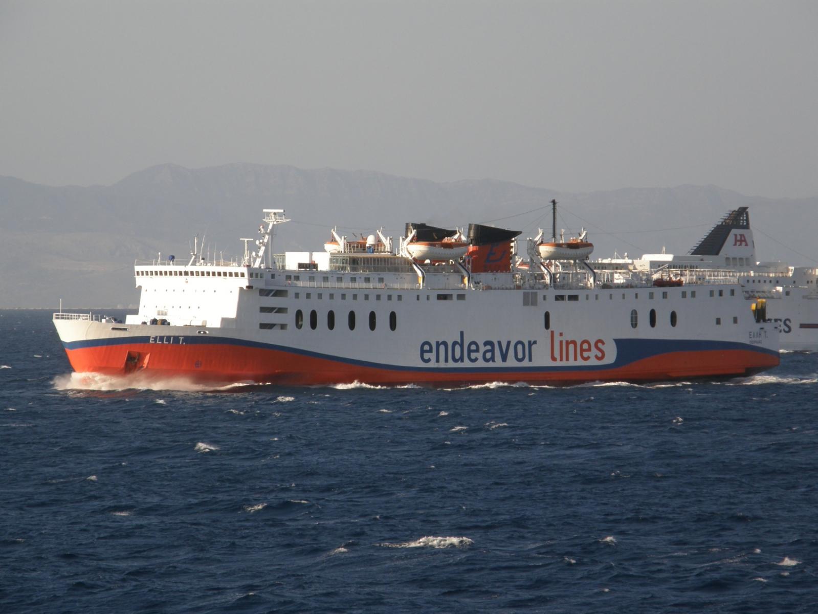 elli t "overtaking" ionian king @ patras gulf 190709 β
