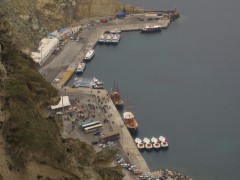 Thira Athinios port