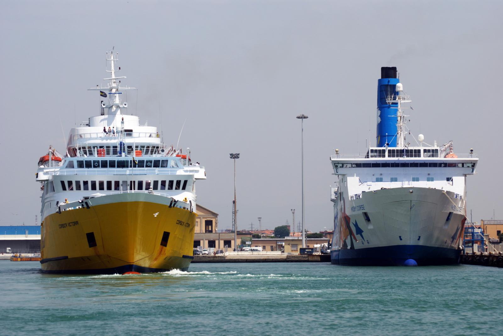 Corsica Victoria e Moby Corse