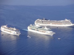 Cruise traffic - Santorini