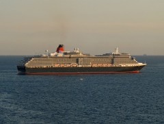 QUEEN VICTORIA @ Leaving Piraeus