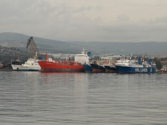 SHIPS IN ELEFSINA
