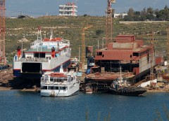 ΙΟΝΙΟΝ PELAGOS - NISSOS THIRASIA - STELIOS FILIAGOS - KAPETAN NAPOLEON (Tug)