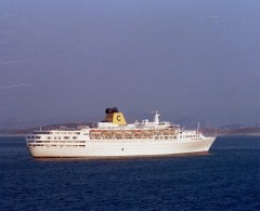 costa riviera οff piraeus Aug 95