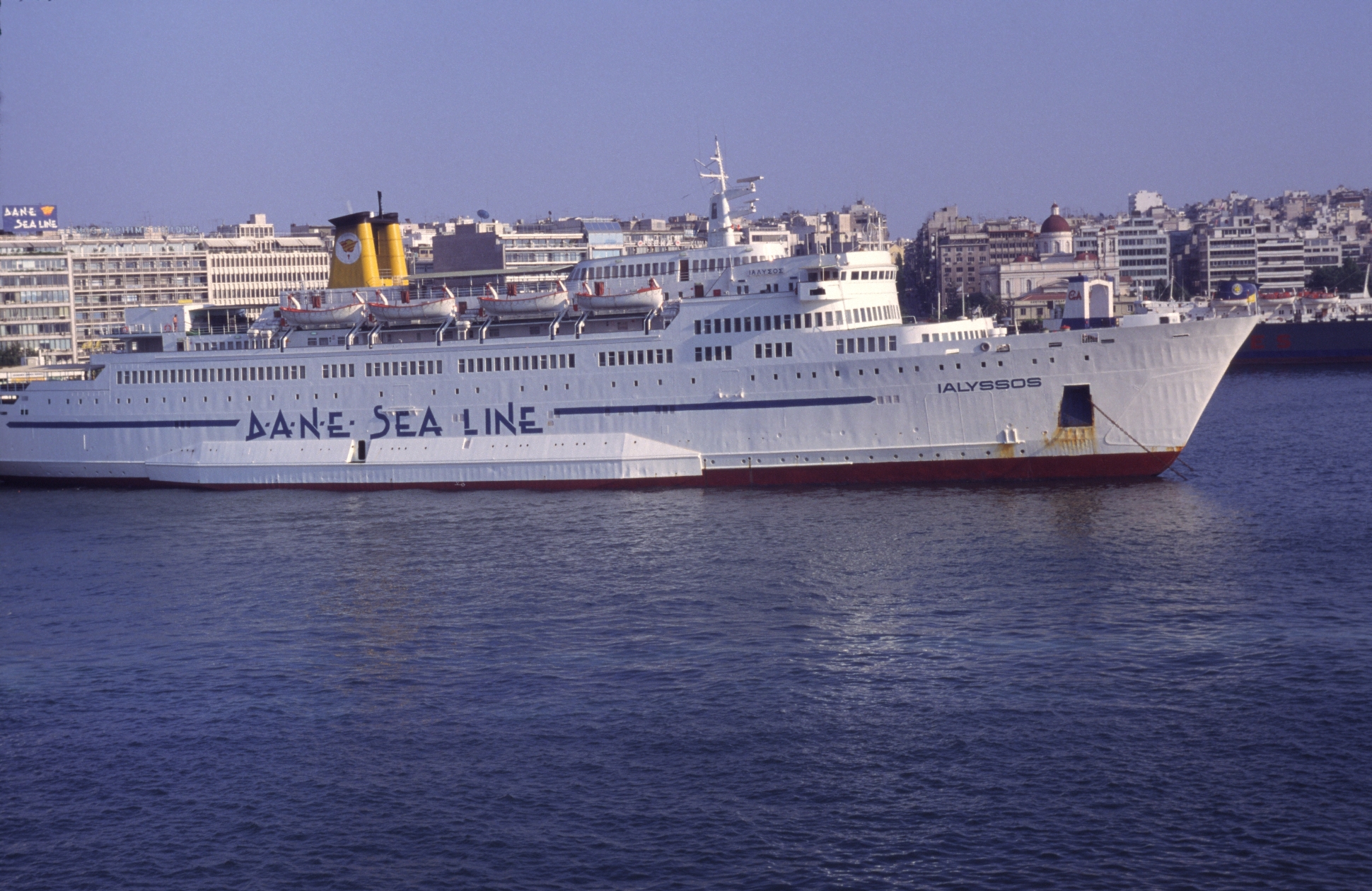 IALISSOS IN PIRAEUS PORT IN 1999