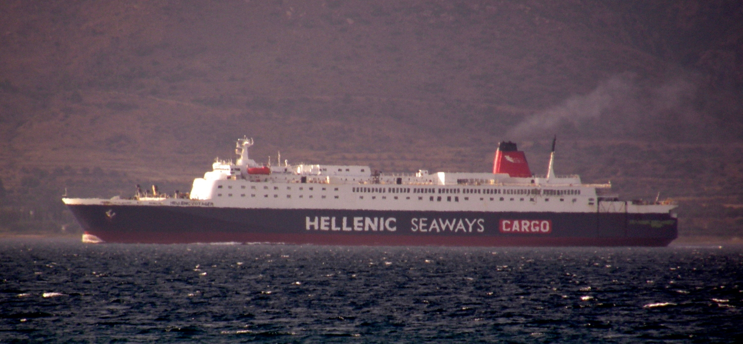 hellenic voyager off patra 100809