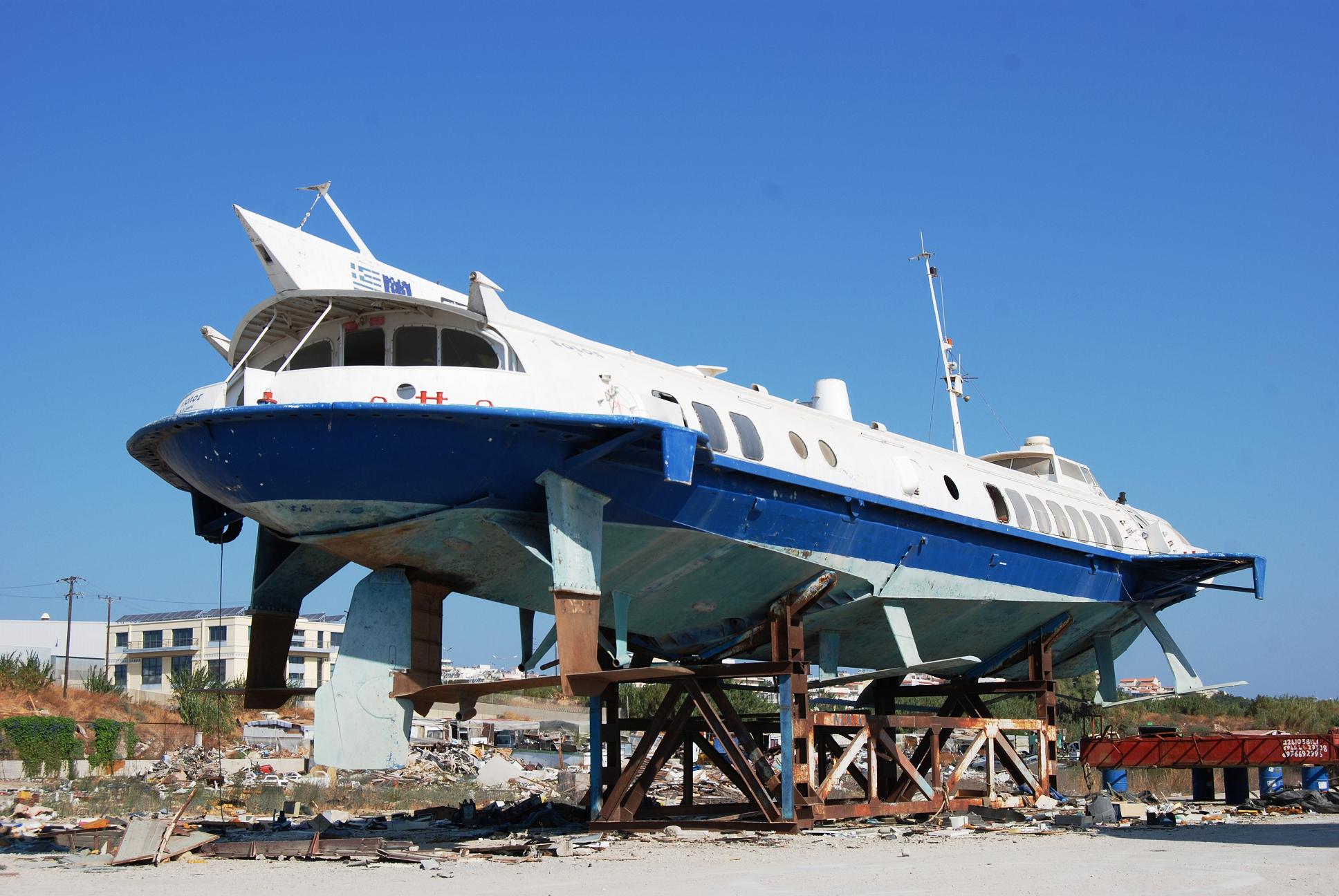 комета-120м в рыбинске. спк валдай 45р. крыло судна. крыло судна. судно циклон 250м.