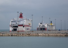cruise europa superfast II & sophocles V@ patra 110212