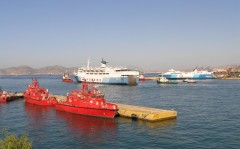 Dimitroula leavinga Piraeus Port to Aligaga under tow.
