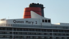 QUEEN MARY 2 FUNNEL