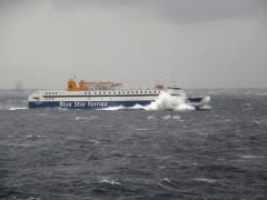 Diagoras @rough sea off kythnos 131207 d