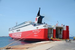 Fast Ferries Andros, 29 April 2016 in Mykonos