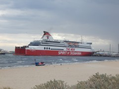 Spirit of Tasmania II breaks her moorings