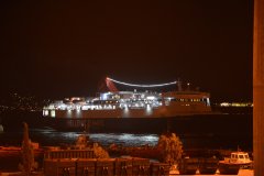 NISSOS SAMOS entering Piraeus Port