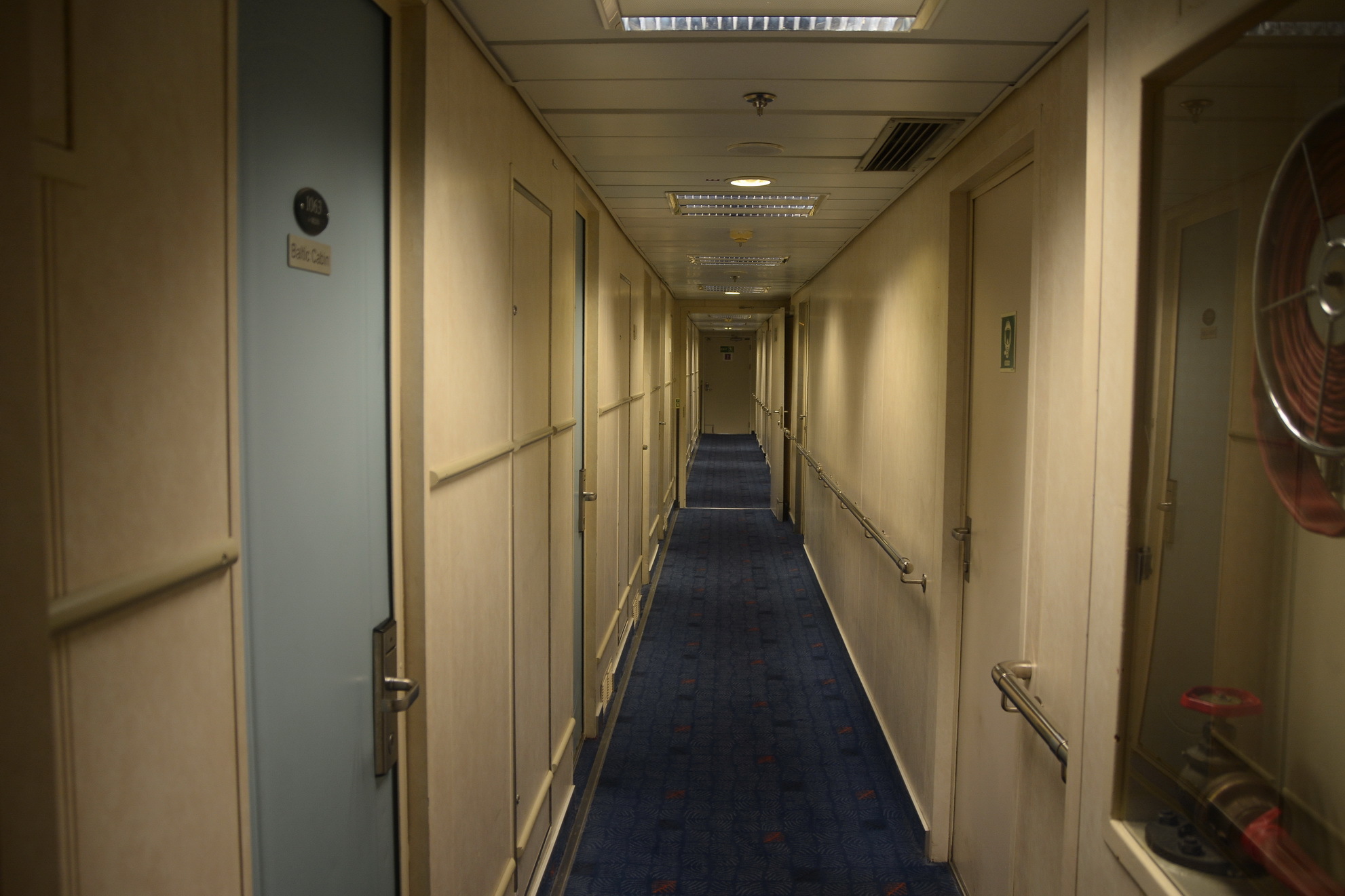 Skane -cabin corridor.JPG