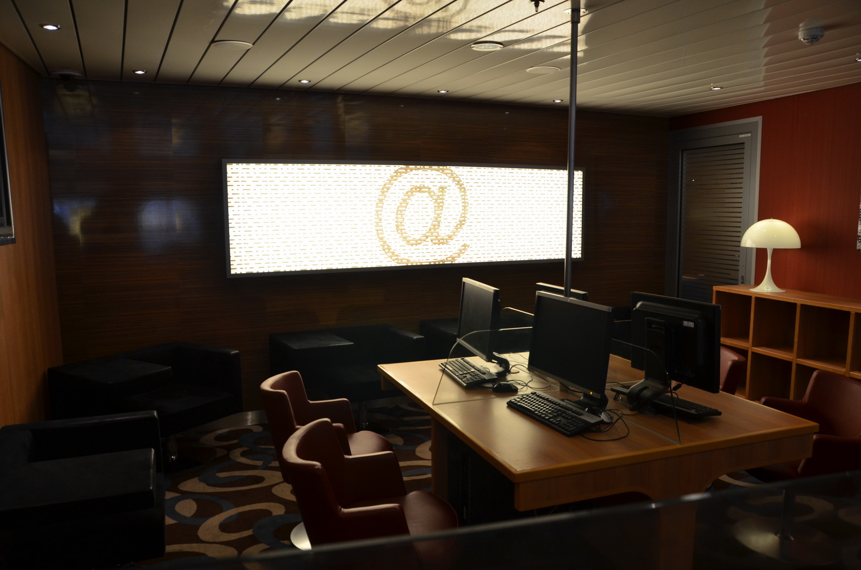 Stena Hollandica_internet corner.jpg