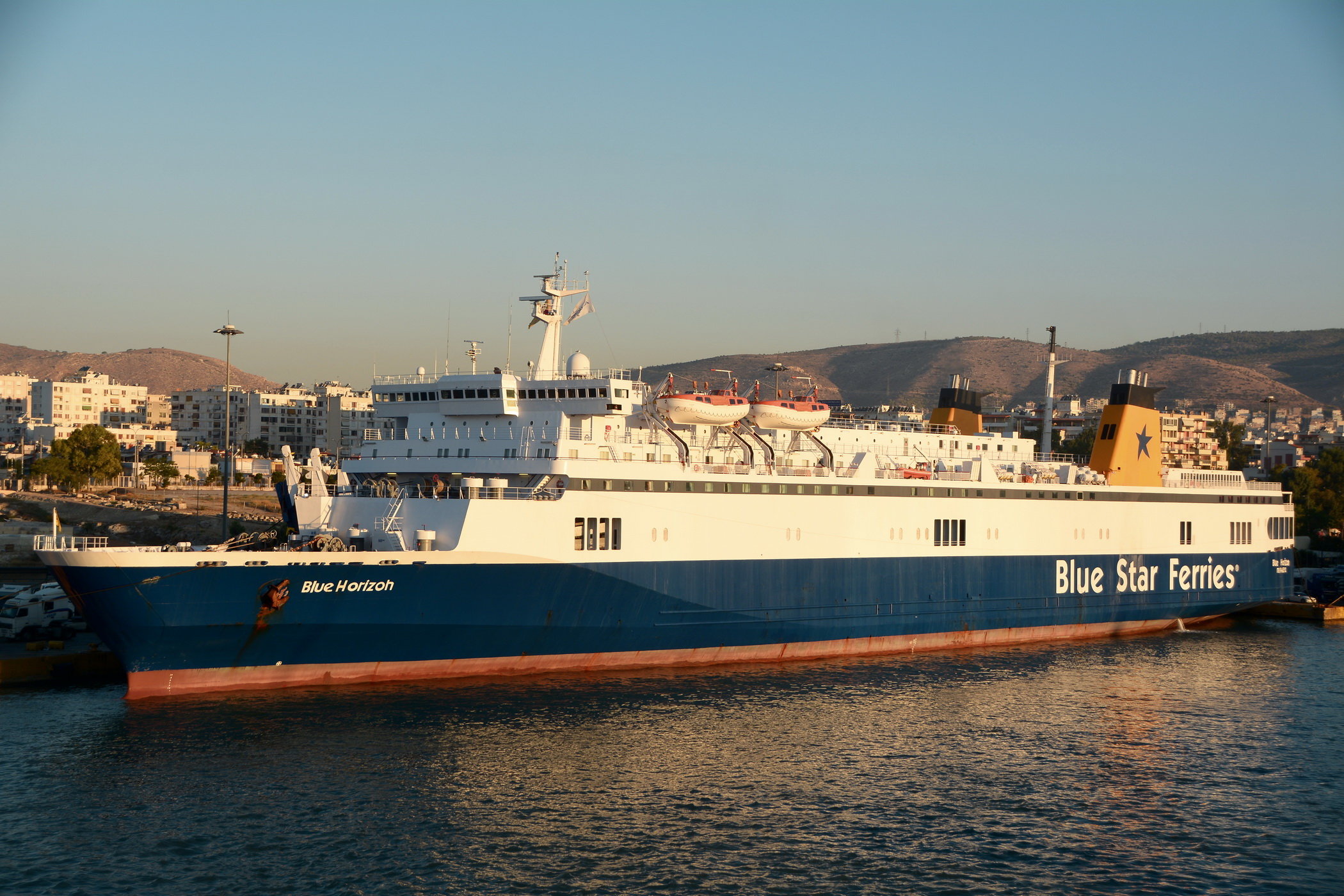 Blue Horizon_07-09-17_Piraeus_2.jpg