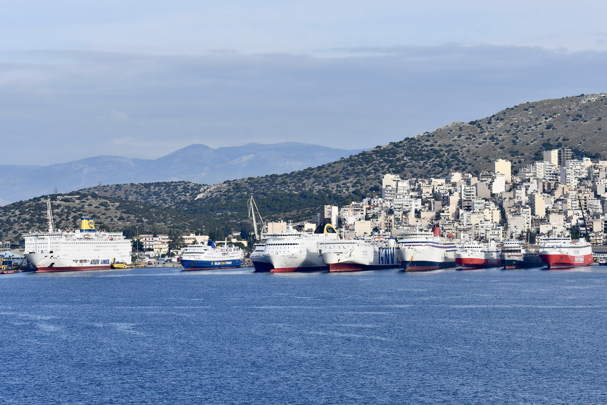 El. Venizelos_Superferry II_Tera Jet_Olympic Champion_Kriti I_Golden Bridge_Ekaterini P_Aeolos_Theologos P_01-12-18_Perama