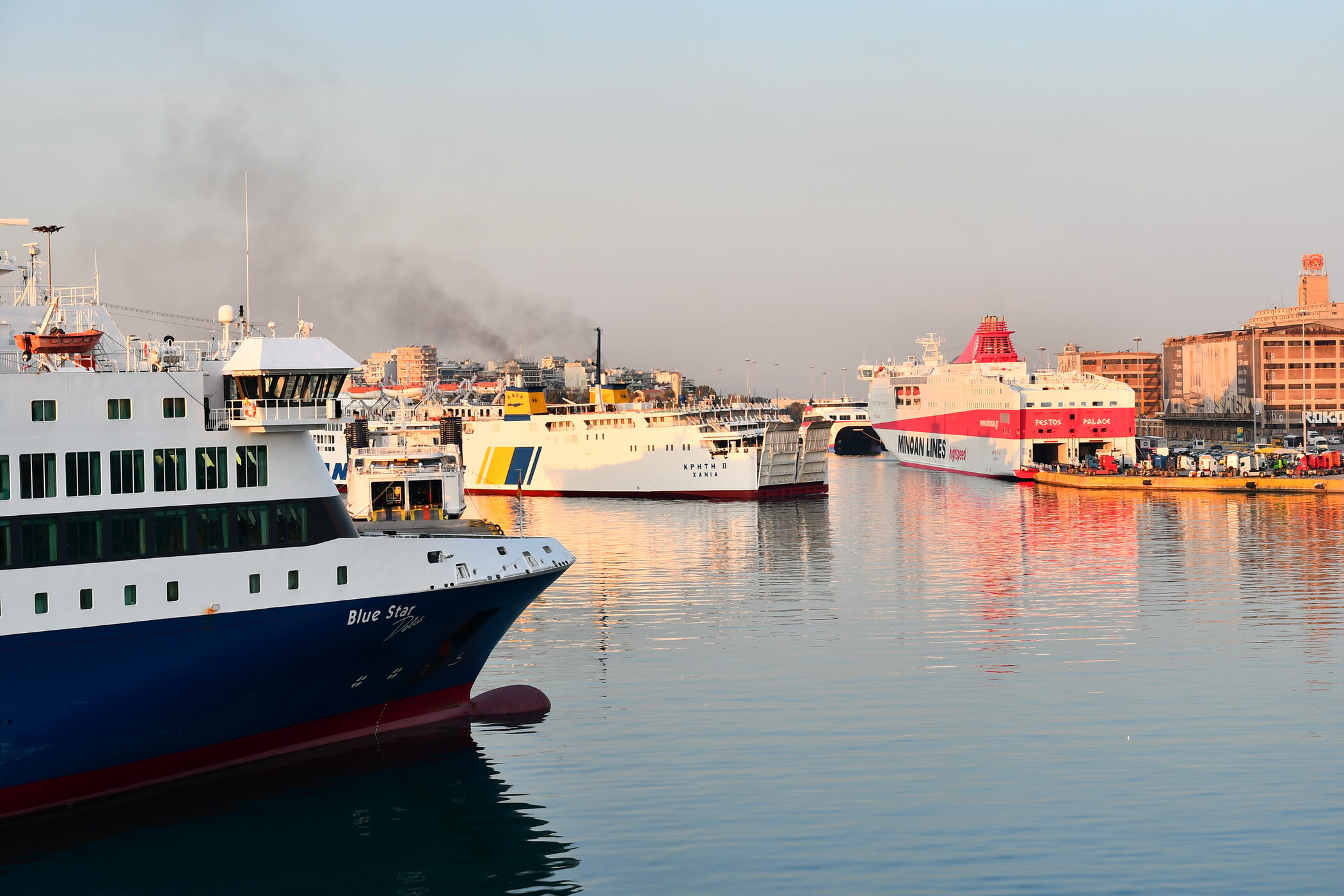Blue Star Delos_Speedrunner III_Kriti II_Santorini Palace_Festos Palace_21-04-19_Piraeus