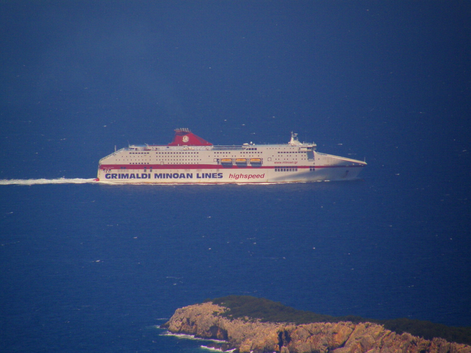 cruise olympia off NE ithaca patrasbound 04082019 b