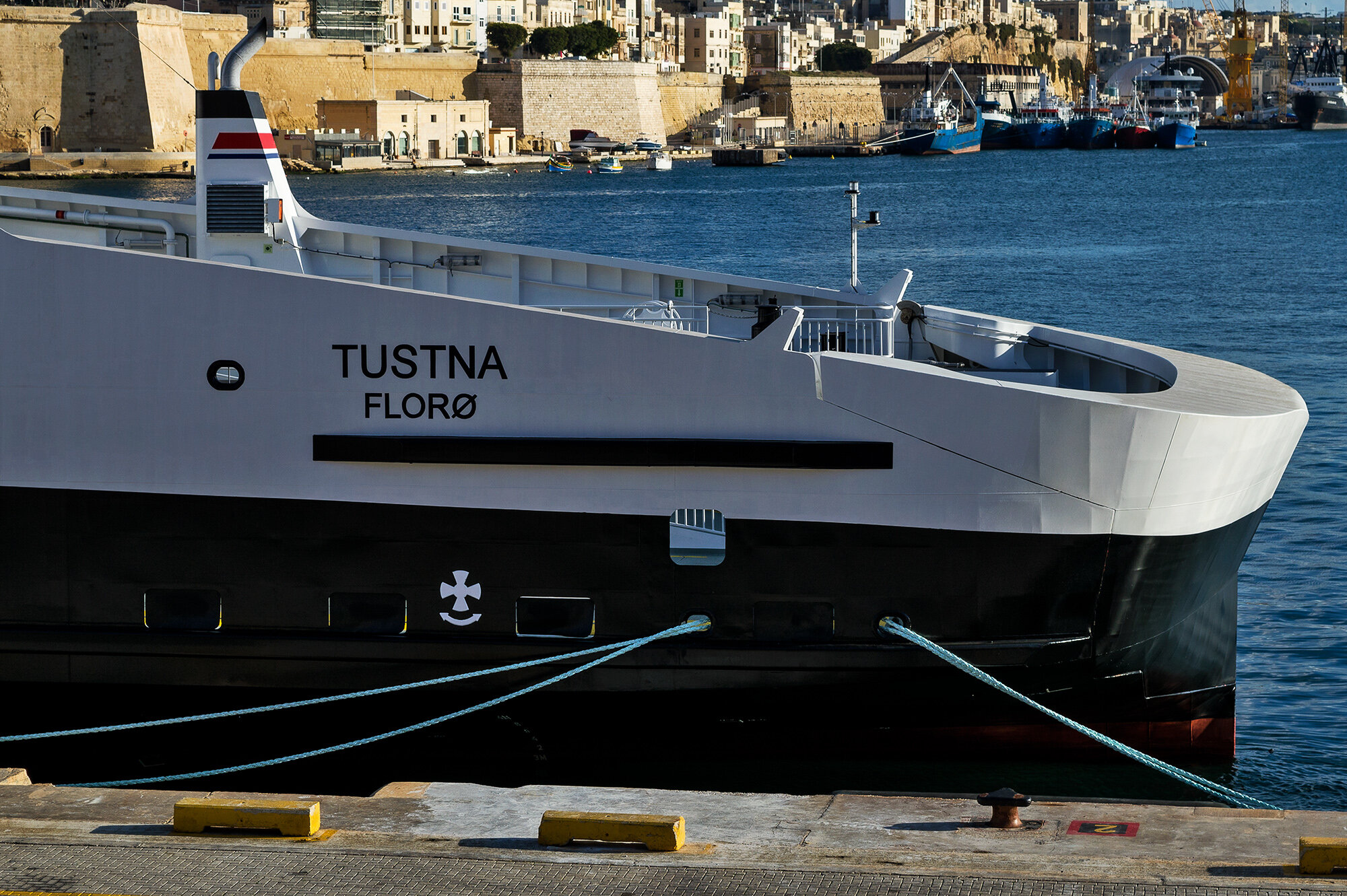 Tustna - Tustna - Shipfriends