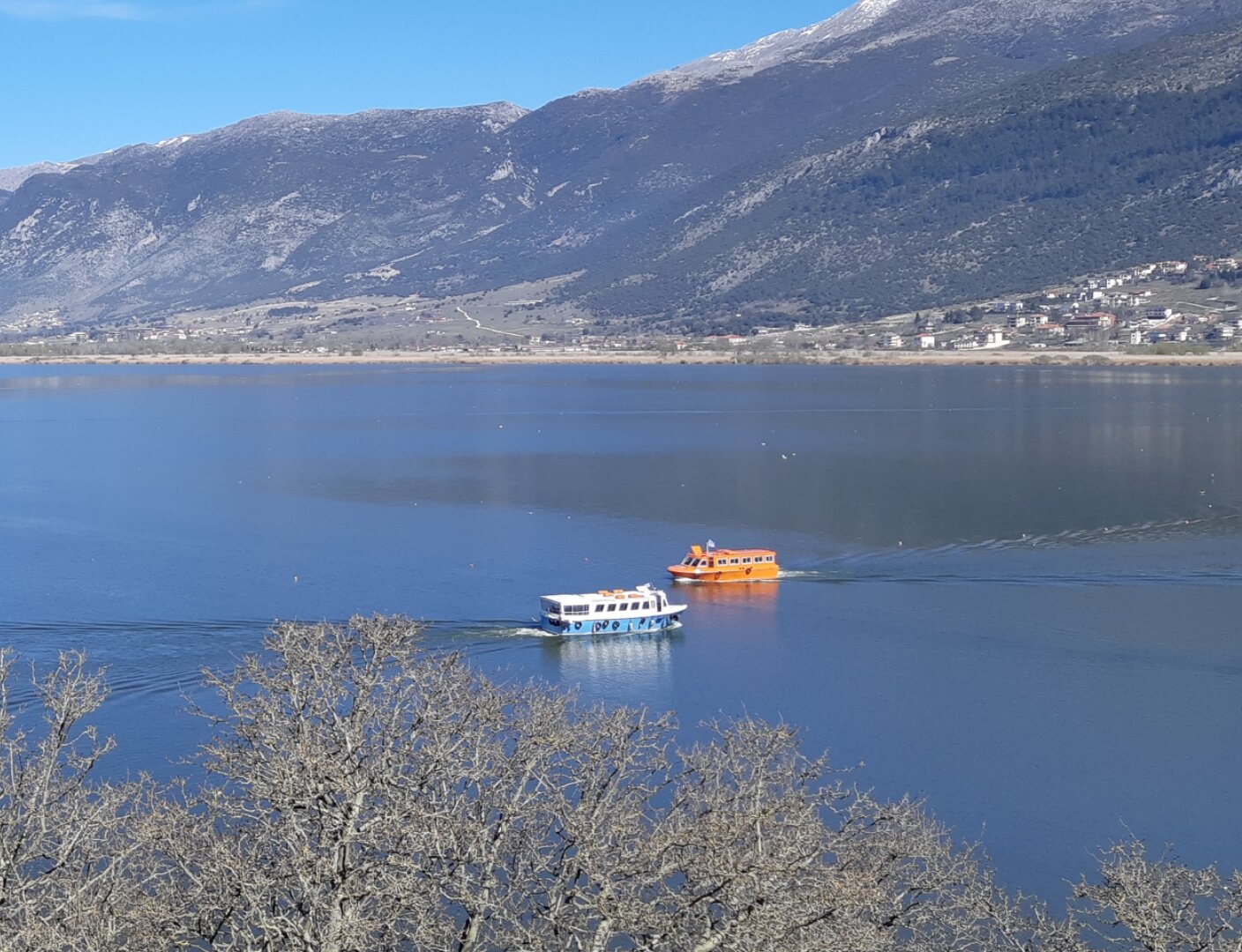 Lake pamvotida passenger vessels