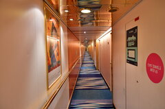 Victoria I_cabin corridor
