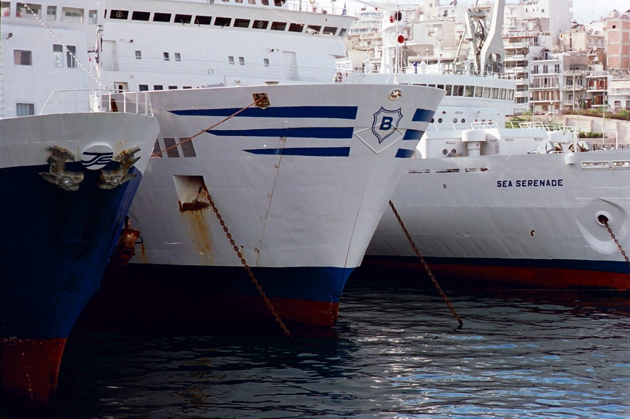 Piraeus Dock 12, January 1995