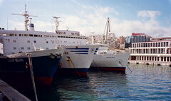 Piraeus dock 12, 1995 b