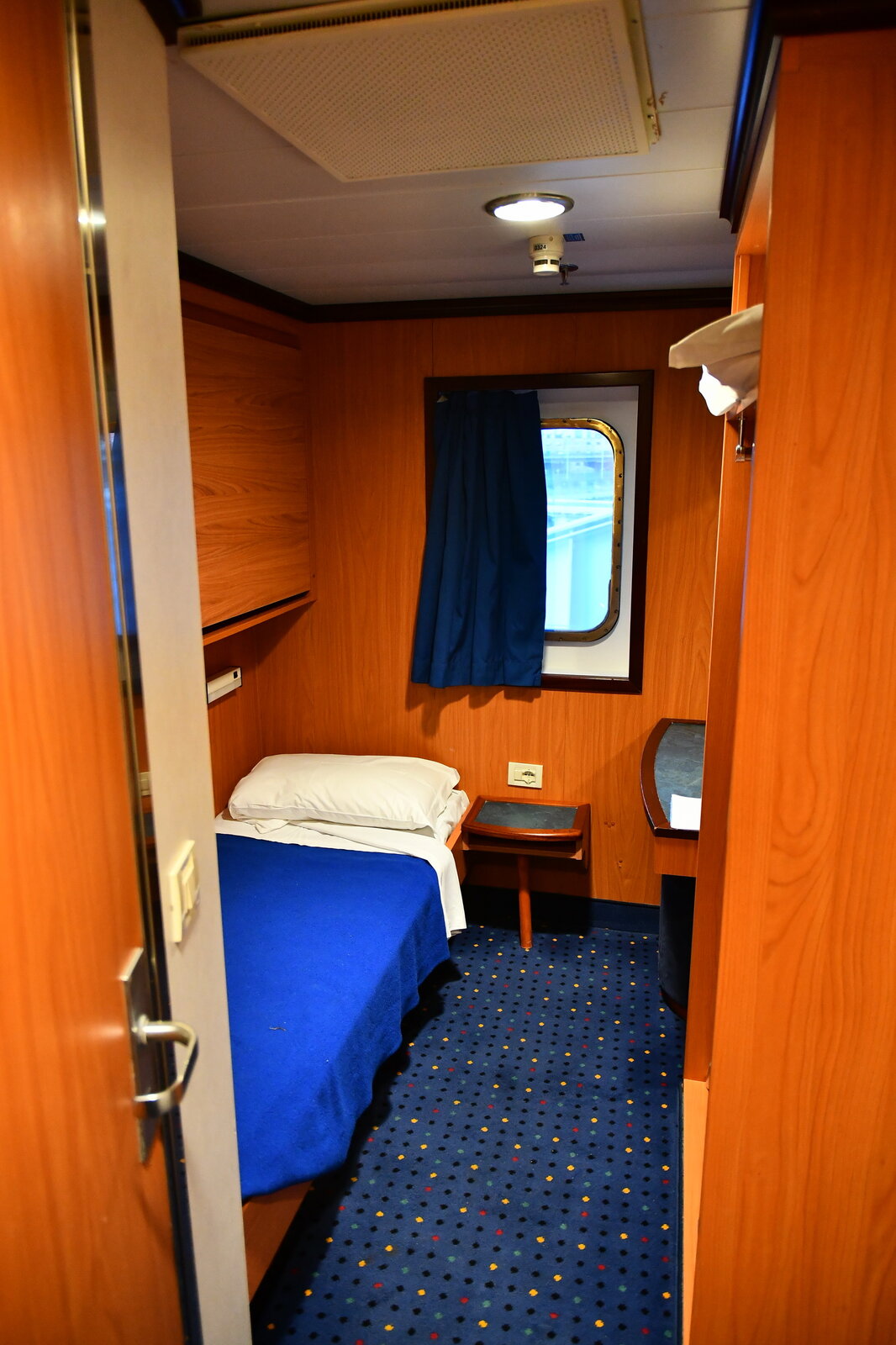 Moby Drea_2-berth outside cabin_2