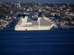 seabourn ovation@mykonos 101021