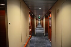 Nils Holgersson_cabin corridor