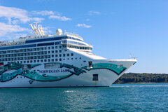 Norwegian Jade Bow - Volos - 6/5/23