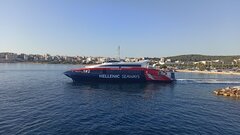 Flying Cat 3 departs from Rafina port
