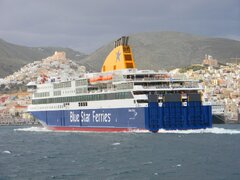 BLUE STAR DELOS (Σύρος 18-4-2012).jpg