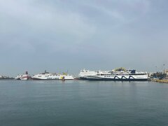 Piraeus ferry lineup