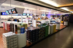 Nils Holgersson_duty free shop