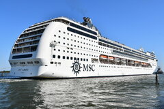 MSC Lirica