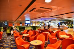 Banaderos Express_midship lounge_2