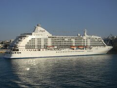 SEVEN SEAS VOYAGER (Piraeus 03-10-2010)